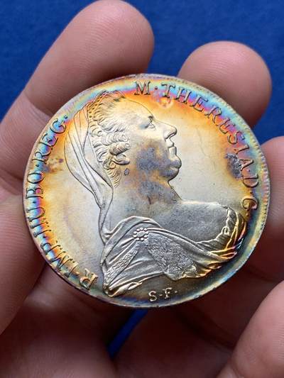 《竞宝斋》第420场 周日，周一，周二  3场连拍 （全场包邮） 后铸版 奥匈帝国1780大奶妈银币 环彩虹五彩车轮光难得一见 美不胜收