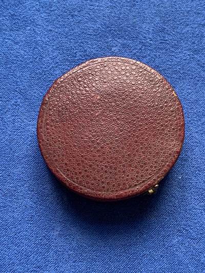 《竞宝斋》第420场 周日，周一，周二  3场连拍 （全场包邮） 法国希农区农业博览会纪念铜章 15.35克 36.5mm 带盒