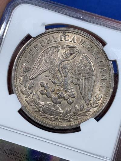 《竞宝斋》第420场 周日，周一，周二  3场连拍 （全场包邮） NGC MS63 墨西哥 1898年 1比索 直边鹰洋 银币 后铸版，双面均匀深色黄油彩。