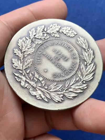 《竞宝斋》第420场 周日，周一，周二  3场连拍 （全场包邮） 名家罗蒂作 波利尼亚克亲王颁发法国曼恩-卢瓦尔省议员镀银铜章 56.3克 50.8mm 三角铜标 带盒