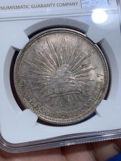 《竞宝斋》第420场 周日，周一，周二  3场连拍 （全场包邮） NGC MS63 墨西哥 1898年 1比索 直边鹰洋 银币 后铸版，双面均匀深色黄油彩。