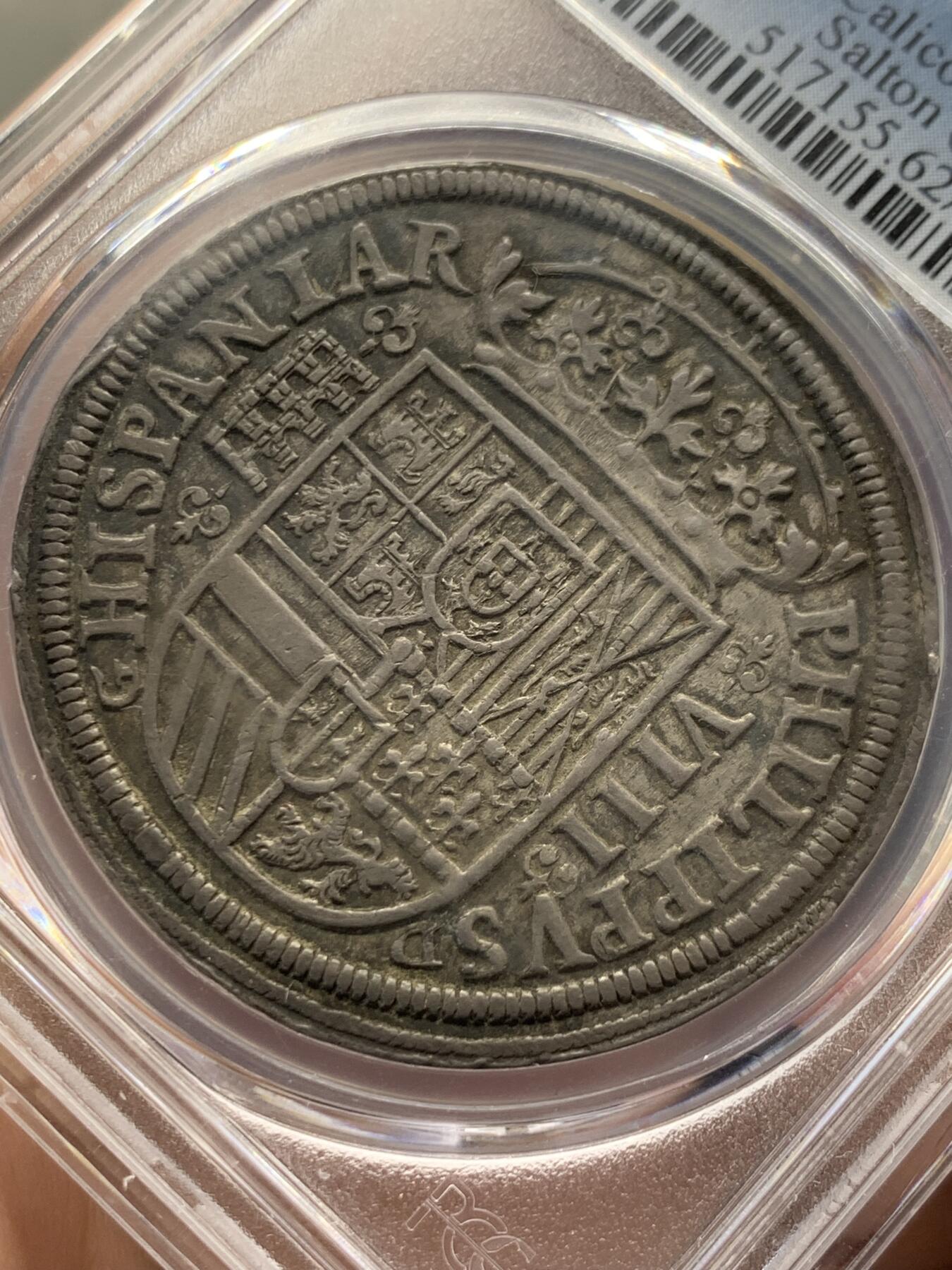 《竞宝斋》第420场 周日，周一，周二  3场连拍 （全场包邮） 唯一冠军分 PCGS MS62 西班牙1589年8里亚尔大银币 四百余年窖藏醇厚包浆 塞戈维亚厂光彩四溢 盾徽文字打制完美 名家Salton旧藏 出身德国显赫犹太银行世家 Salton夫妇六十余年一生的积累构筑了20世纪最伟大的集藏之一  22-23历时两年由SBP和昆克联手展现给世人 收益用于慈善 震古烁今
