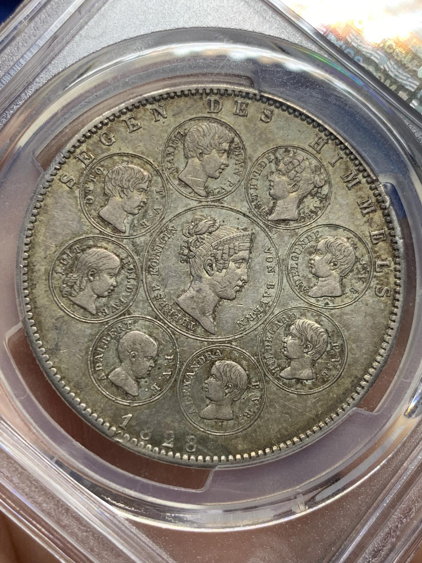 《竞宝斋》第421场 周日，周一，周二  3场连拍 （全场包邮） PCGS AU55 德国 1828年 巴伐利亚路德维希一世全家福1泰勒银币 欧洲纸袋老彩