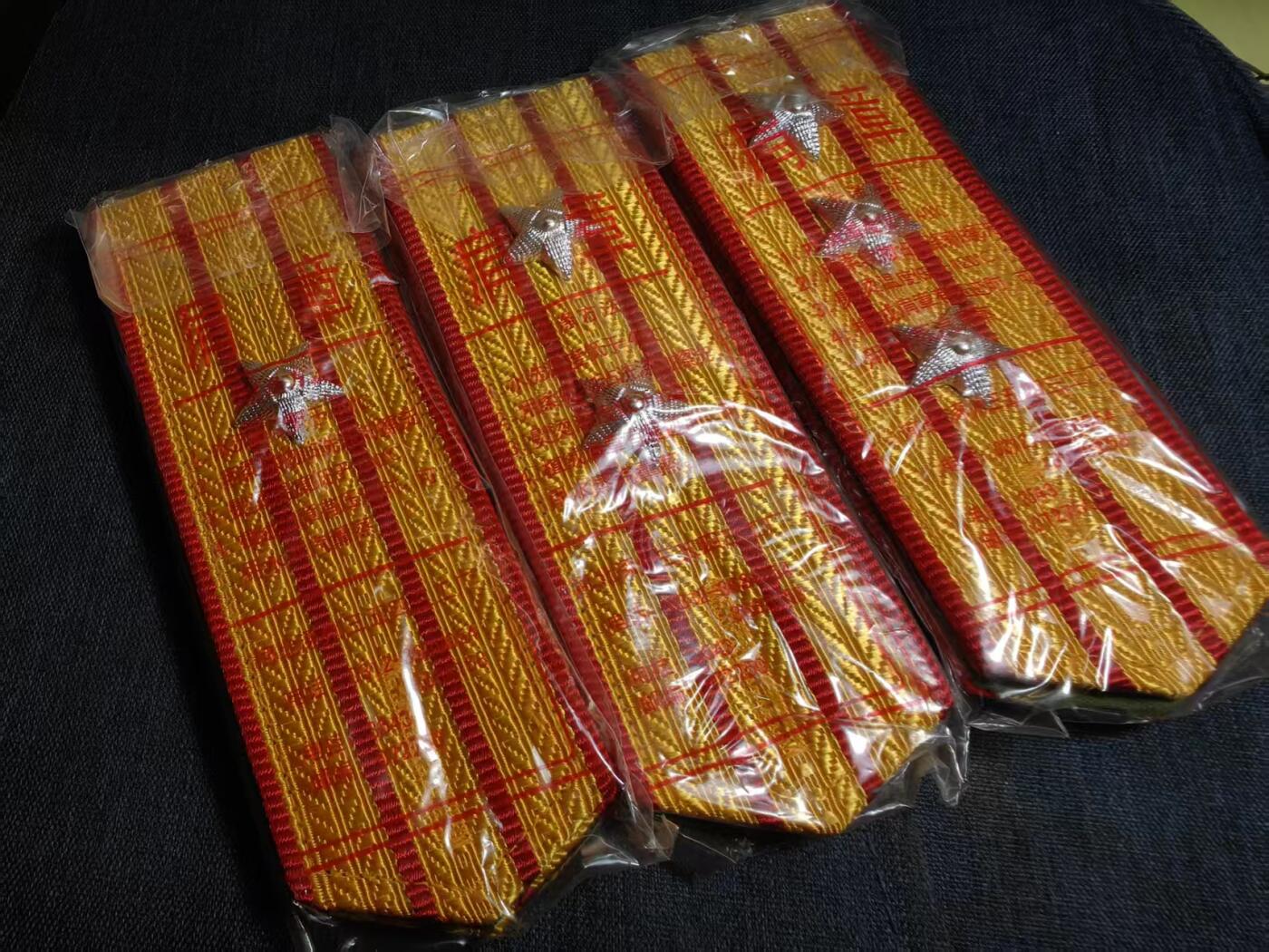 罗岚⭐爱藏⭐精品国庆假期专拍-分享拍场赚佣金 su-M87式陆上校-少校肩章 全新带原包装