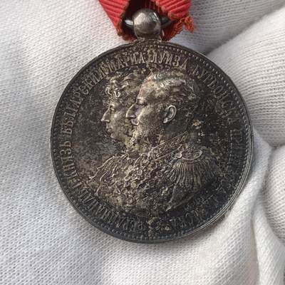 掌中浮雕-藏着的欧洲第036场 - 1893年保加利亚费迪南一世与帕尔马的玛丽亚•路易丝结婚银质奖章 ,31.5mm,带勋条，原纸盒（有破损）。A.Scharff雕刻。稀少！