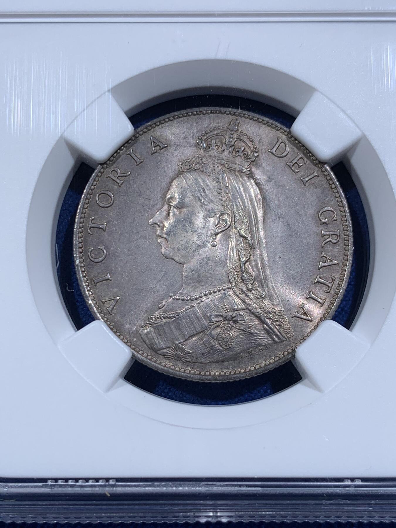 《竞宝斋》第421场 周日，周一，周二  3场连拍 （全场包邮） NGC MS63 英国1887年维多利亚2先令银币，原包浆。