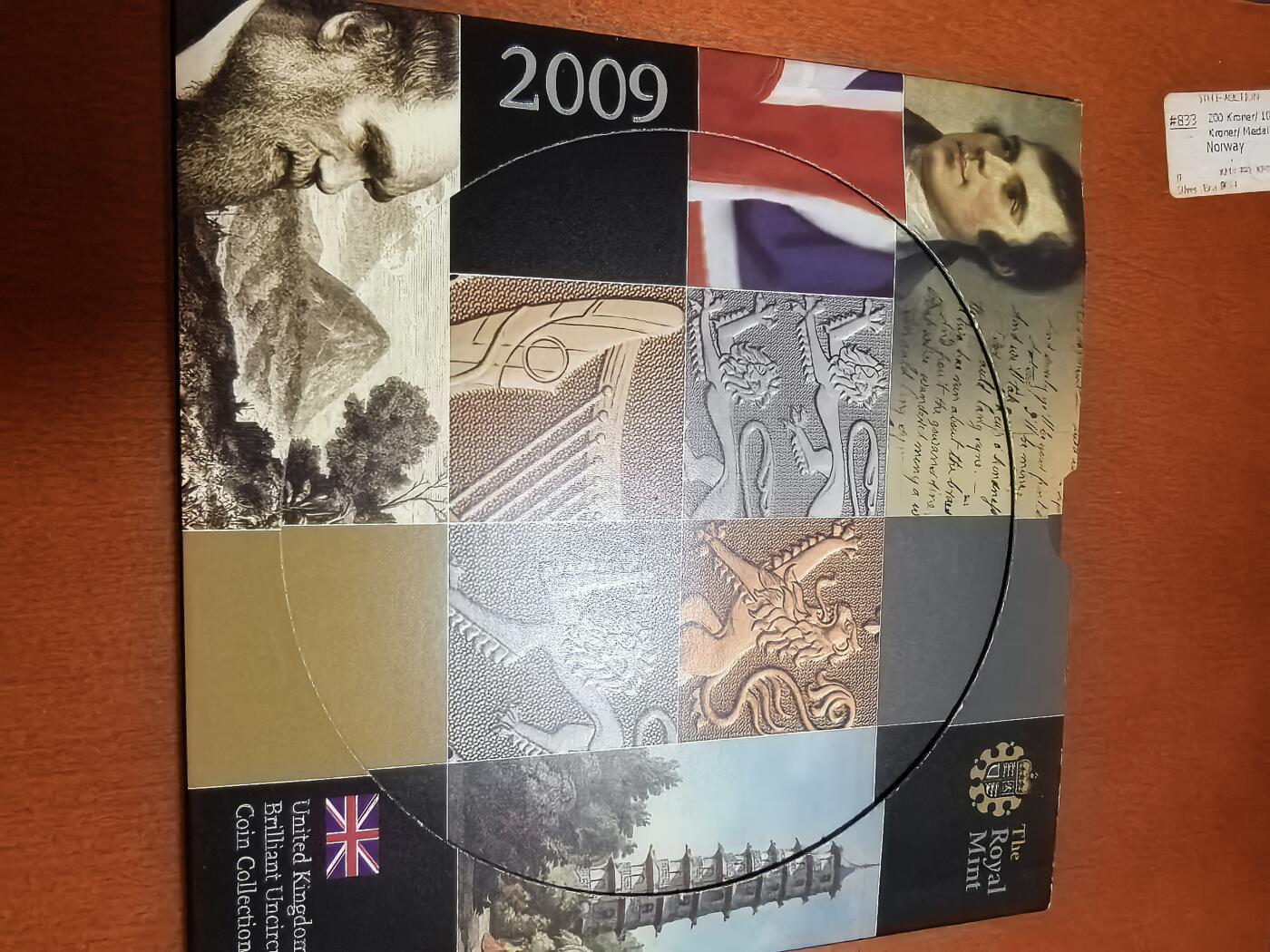 长老汇蛇年精选第五十一场拍卖 2009英国精制币12枚，盒证全，含大热门邱园50便士，普制币套装市场价大约2900元，这套是精制币