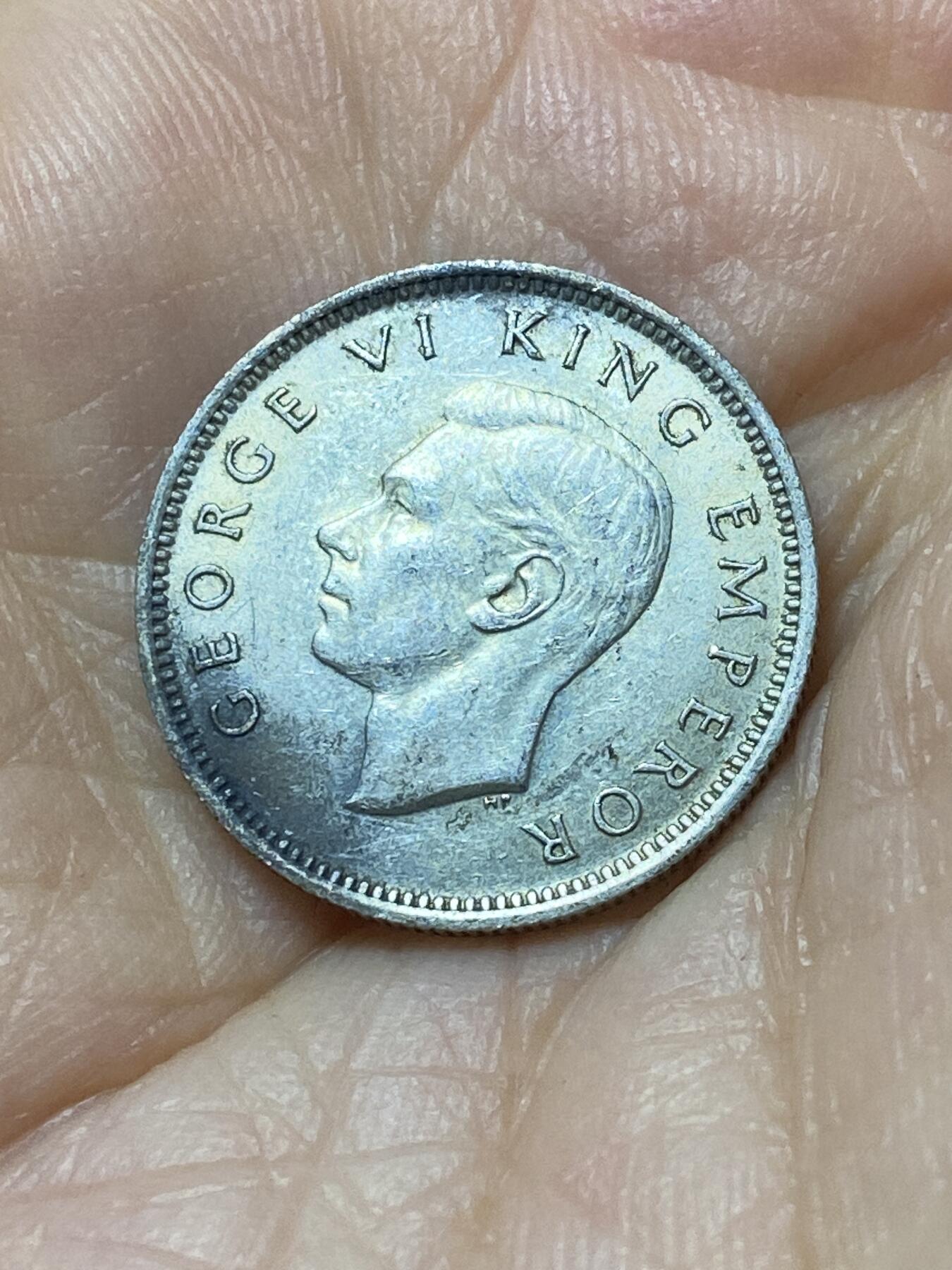2025年第九十五场(总第一百二十一场）外国好品散币(免佣金) 好品–新西兰🇳🇿1944年6便士银币(乔治六世第一版，500银)