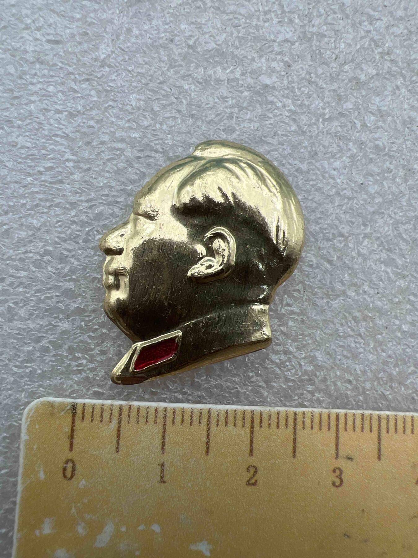 真品像章纪念章、老旧书籍、 真品像章、纪念章