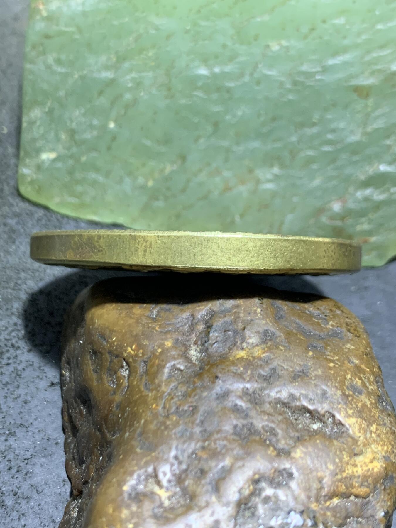 精美黄铜狮面空行母护身牌一个，