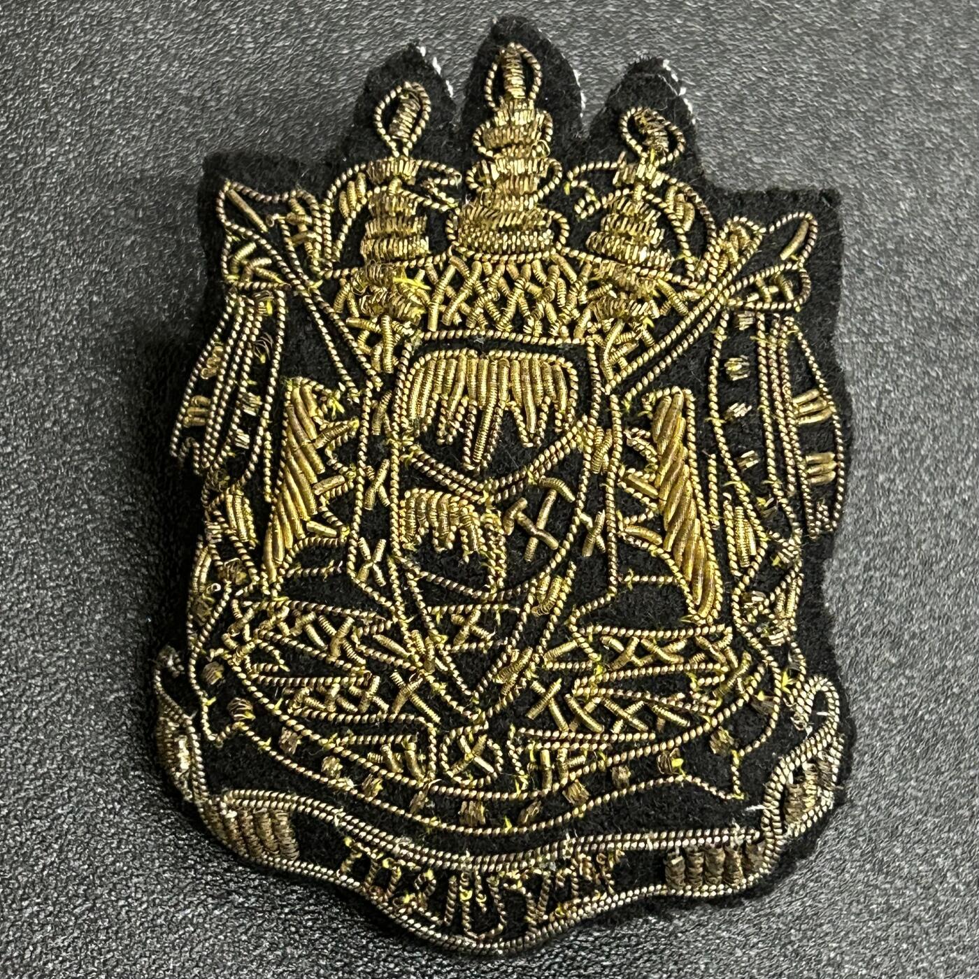 西秦中古拍卖第五十九期 泰国早期皇家警察将官刺绣大帽徽 