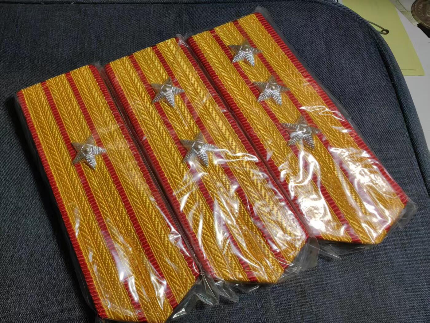 罗岚⭐爱藏⭐精品国庆假期专拍-分享拍场赚佣金 su-M87式陆上校-少校肩章 全新带原包装