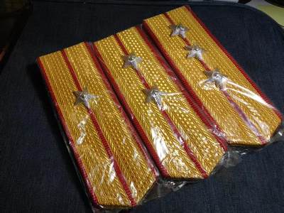 罗岚⭐爱藏⭐精品国庆假期专拍-分享拍场赚佣金 - su-M87式陆上尉-少尉肩章 全新带原包装