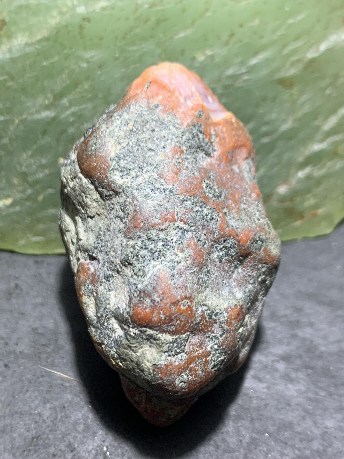精美川料黑红皮开窗料柿子红荔枝冻南红玛瑙原石一颗，