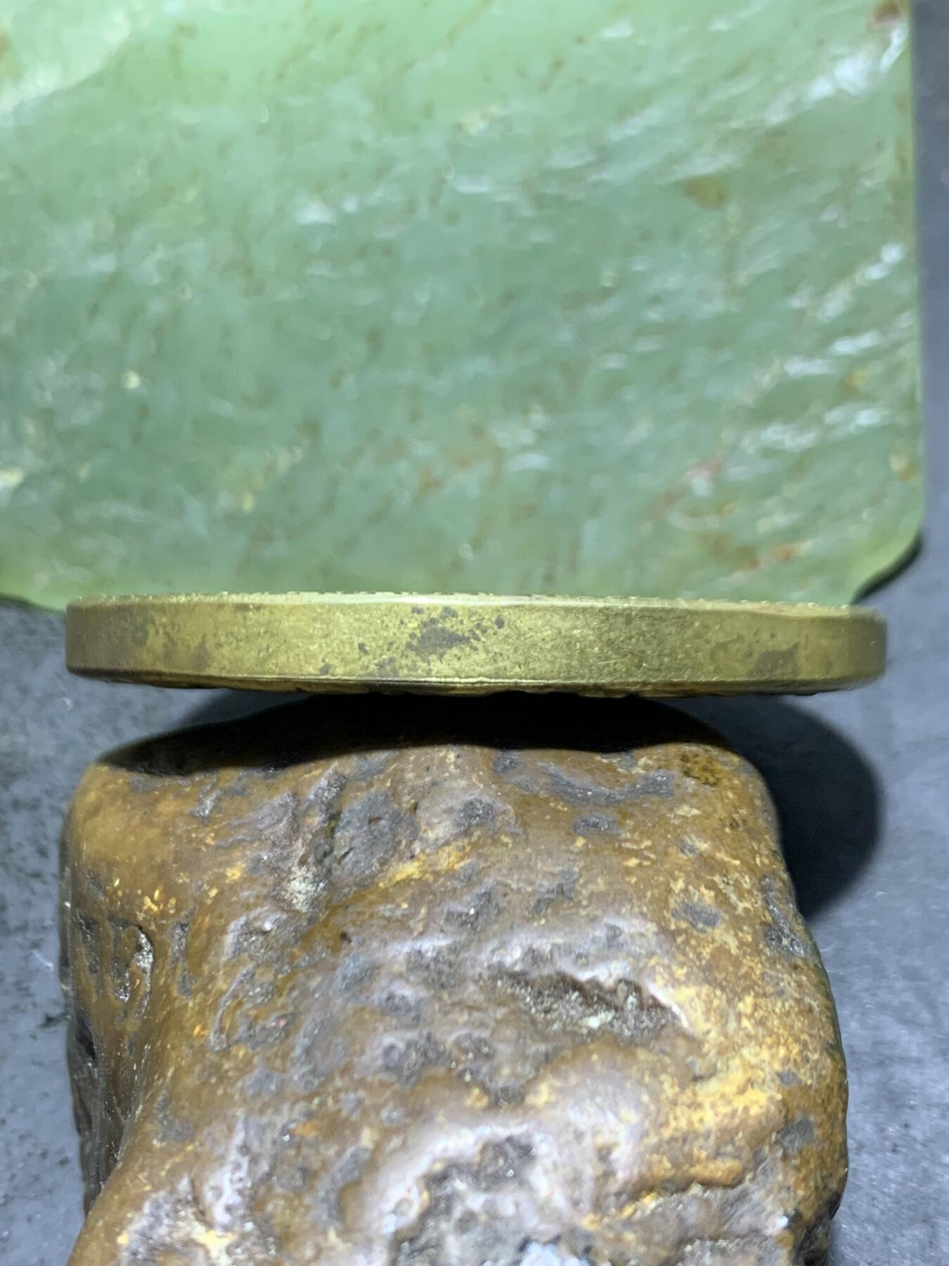 精美黄铜狮面空行母护身牌一个，