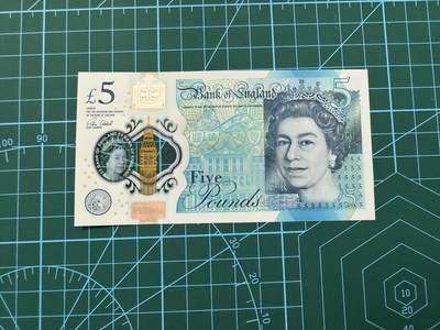 【炜奕收藏】，第四十五期 - 英国5镑塑料钞女王头像，UNC品相，号码无347