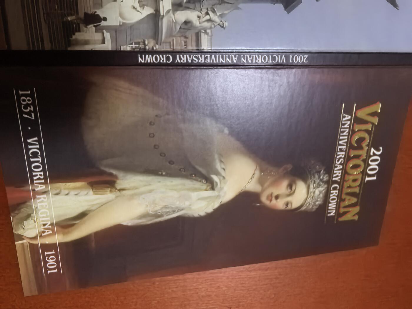 长老汇蛇年精选第五十一场拍卖 2001英国维多利亚克朗纪念5英镑铜币，卡装