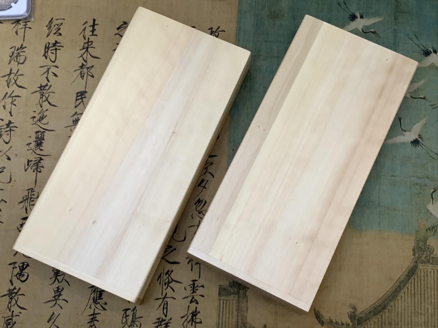 《竞宝斋》第421场 周日，周一，周二  3场连拍 （全场包邮） 2个一组 香樟木裸币收纳盒 每个内含2层，可放置直径39mm的银元20枚，带磁吸