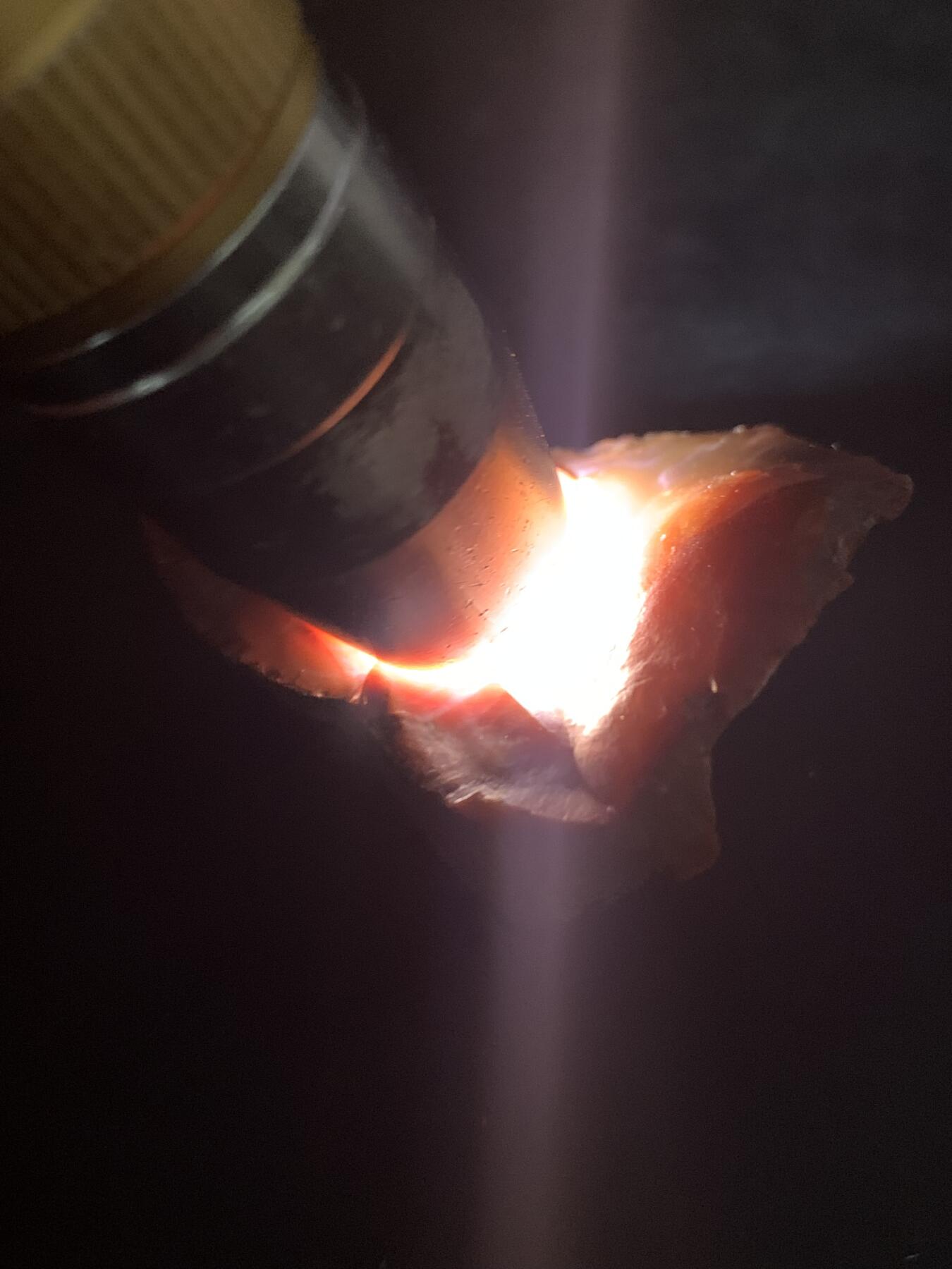 精美红皮大开窗柿子红飘白南红玛瑙原石一颗，