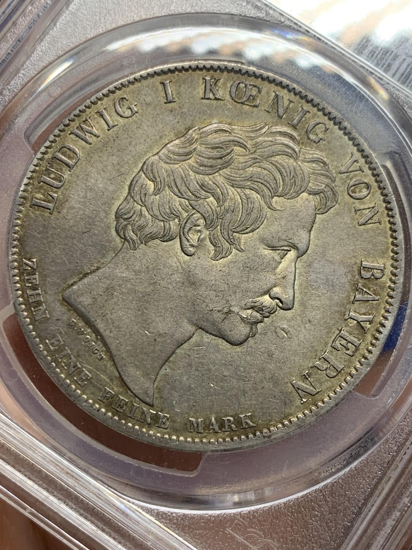 《竞宝斋》第421场 周日，周一，周二  3场连拍 （全场包邮） PCGS AU55 德国 1828年 巴伐利亚路德维希一世全家福1泰勒银币 欧洲纸袋老彩