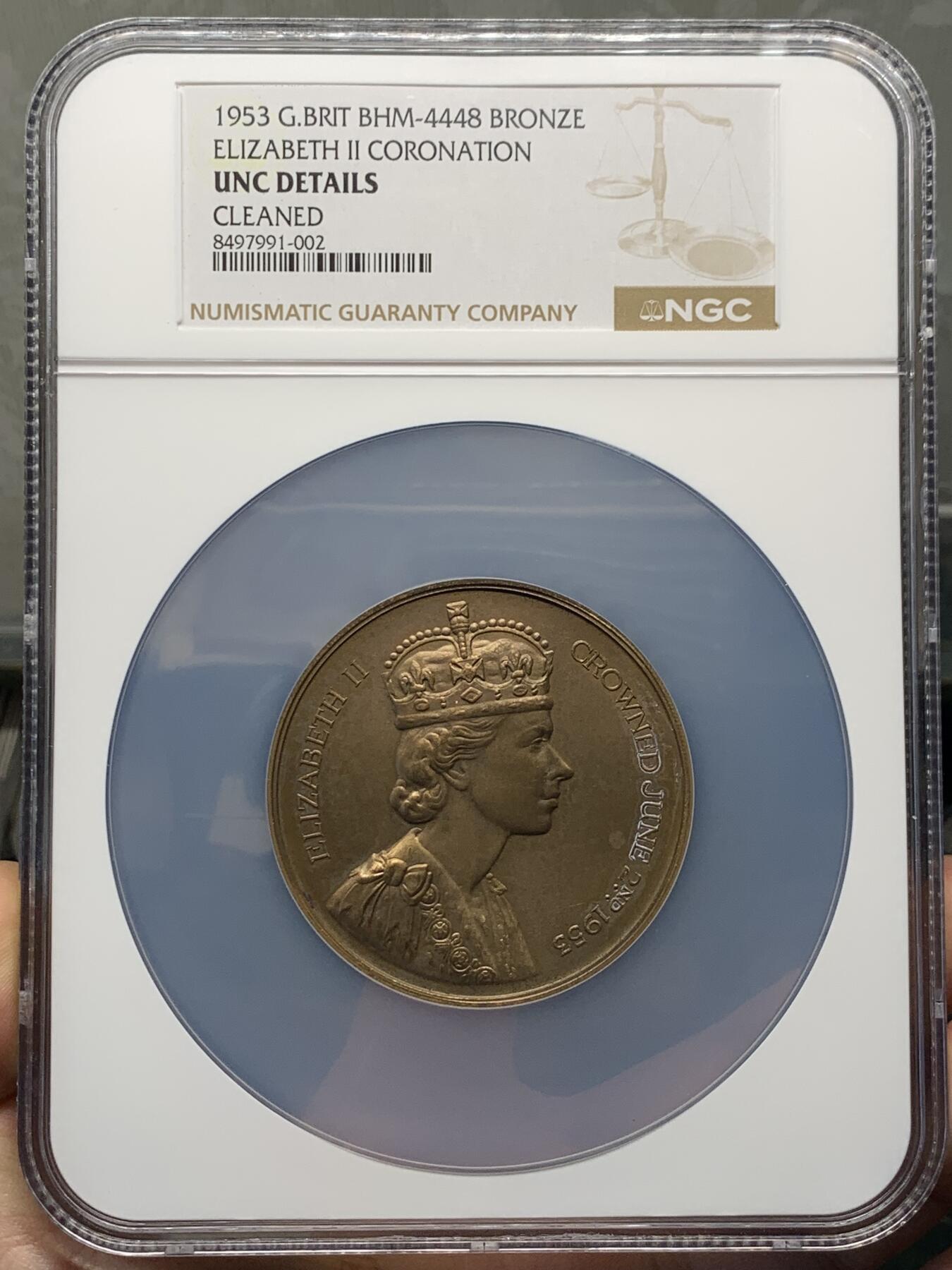 《竞宝斋》第422场 周日，周一，周二  3场连拍 （全场包邮） NGC UNCD 1953年英国伊丽莎白二世加冕大铜章 大盒封装