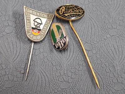 韵星假日拍卖第二十五期 -- Rimey Holidays Auction 25 - 民主德国徽章一组
