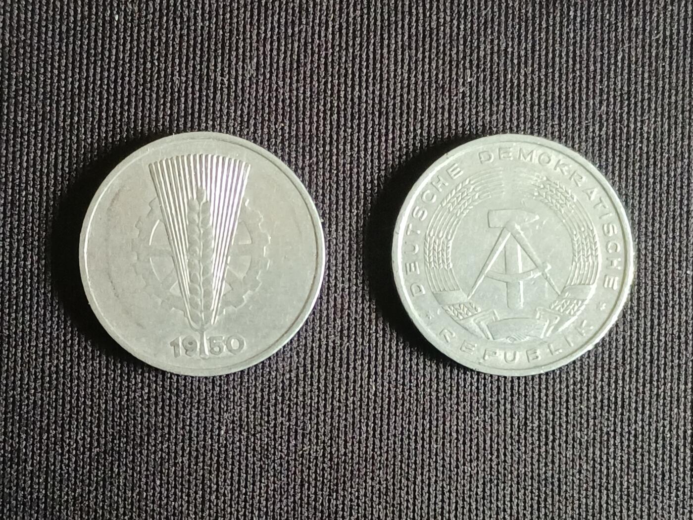 【游宝拍卖】乙巳蛇年71期 节前综合场 周五集拍 东德10分 两种版本