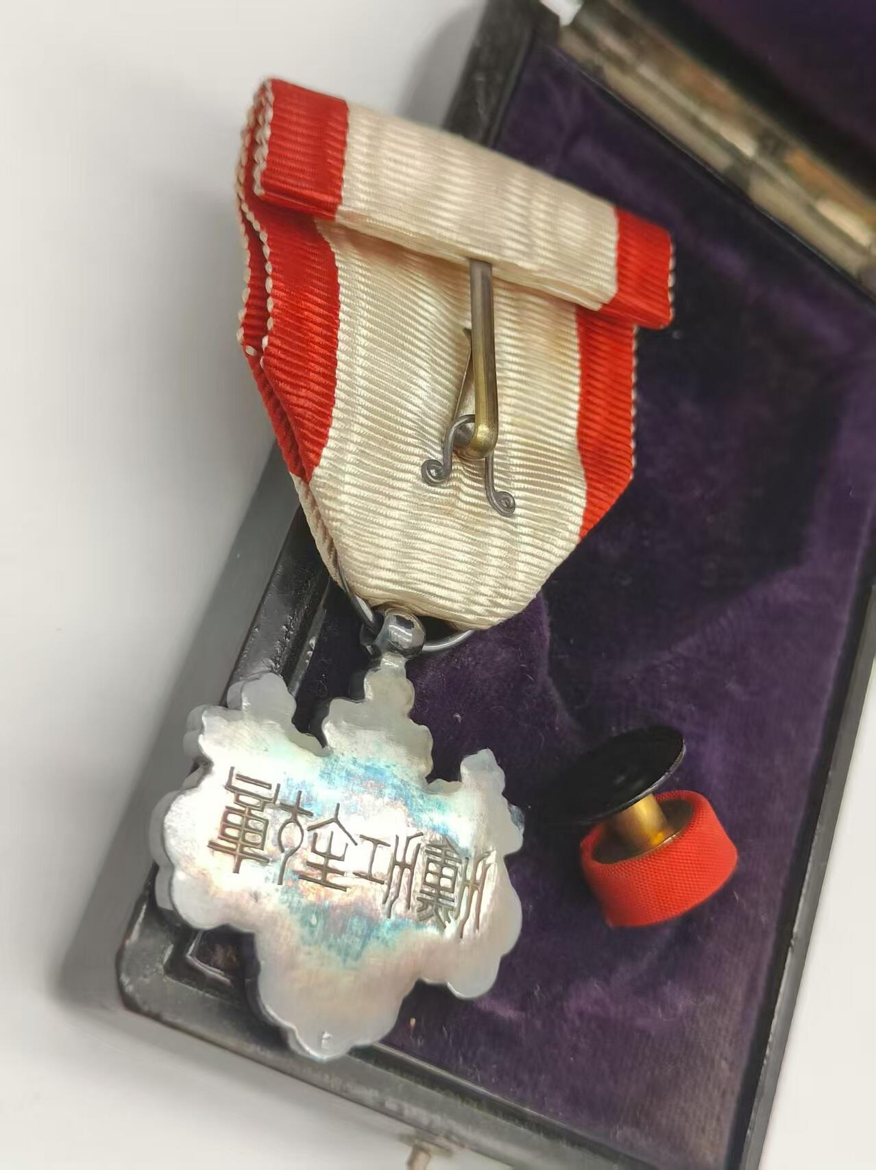 勋八等白叶章 明治大正时期八等桐叶章 纯银章体 章体纯银 盒略齐全带匕字厂标
