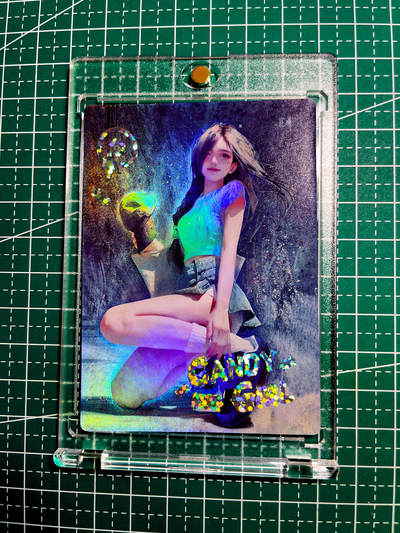 【关注参拍有赠卡】显眼宝33期  9.26日晚21:50结束 - 【带卡砖】 徐尤点 candy girl  一枚 63*88