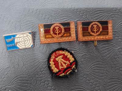 韵星假日拍卖第二十五期 -- Rimey Holidays Auction 25 - 民主德国积极劳动五次获得、GST射击技能证章、国徽布章一组