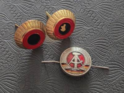 韵星假日拍卖第二十五期 -- Rimey Holidays Auction 25 - 民主德国帽徽一组