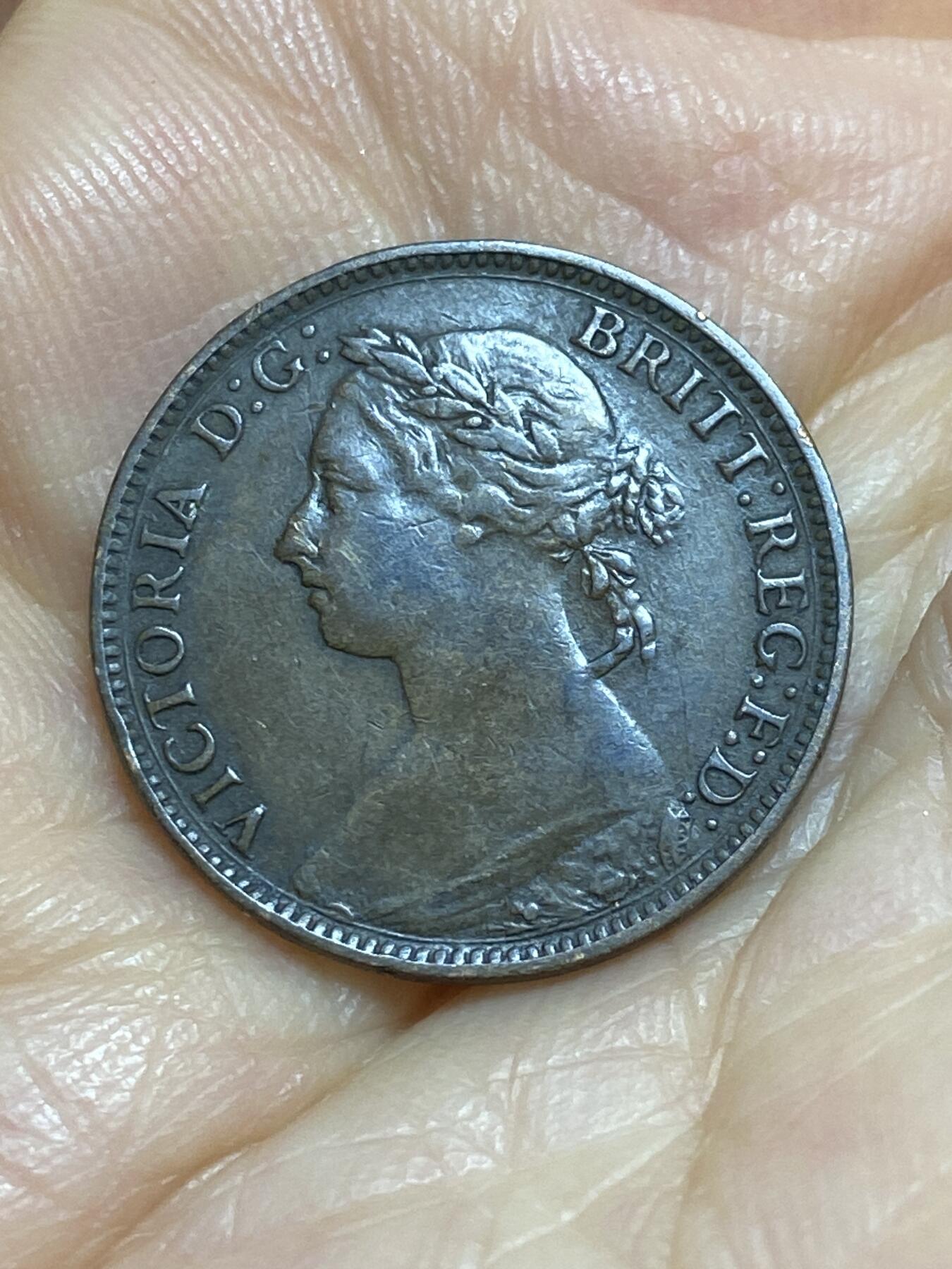2025年第九十五场(总第一百二十一场）外国好品散币(免佣金) 好品–英国🇬🇧1886年1法新(维多利亚女王中年桂冠第二版)