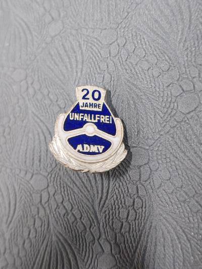 韵星假日拍卖第二十五期 -- Rimey Holidays Auction 25 - 民主德国交通部20年服务证章 极早期转轮版