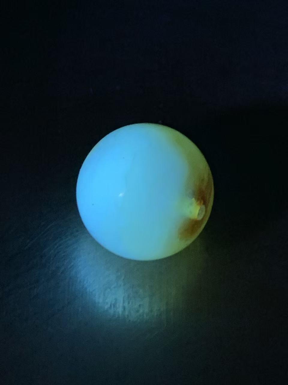 天然俄料原矿蜜蜡通货圆珠一颗，