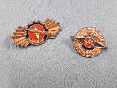 韵星假日拍卖第二十五期 -- Rimey Holidays Auction 25 - 民主德国铜级射击技能证章与游客徽章一组