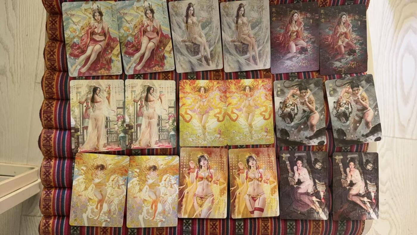 光影卡牌第23期，各家亲签，各家套卡，持续收拍品 妖姬传冷烫普卡31个人物62张