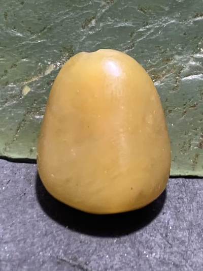 精美糖料和田玉独籽随形珠子一颗， - 精美糖料和田玉独籽随形珠子一颗，