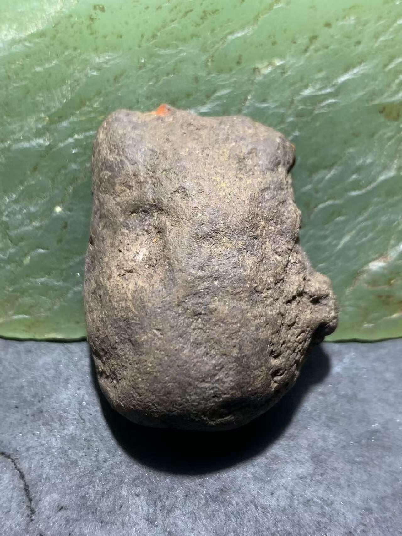 精美铁皮柿子红大开窗料南红玛瑙原石一颗，