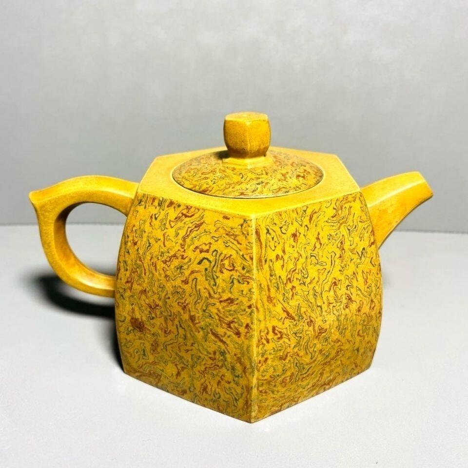  精品紫砂壶专场 吕尧臣大师落款  六方绞泥紫砂壶