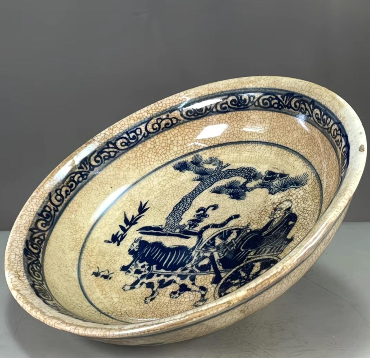 听雨轩  精品老旧瓷器限时专场 开片青花鬼谷子图纹盘