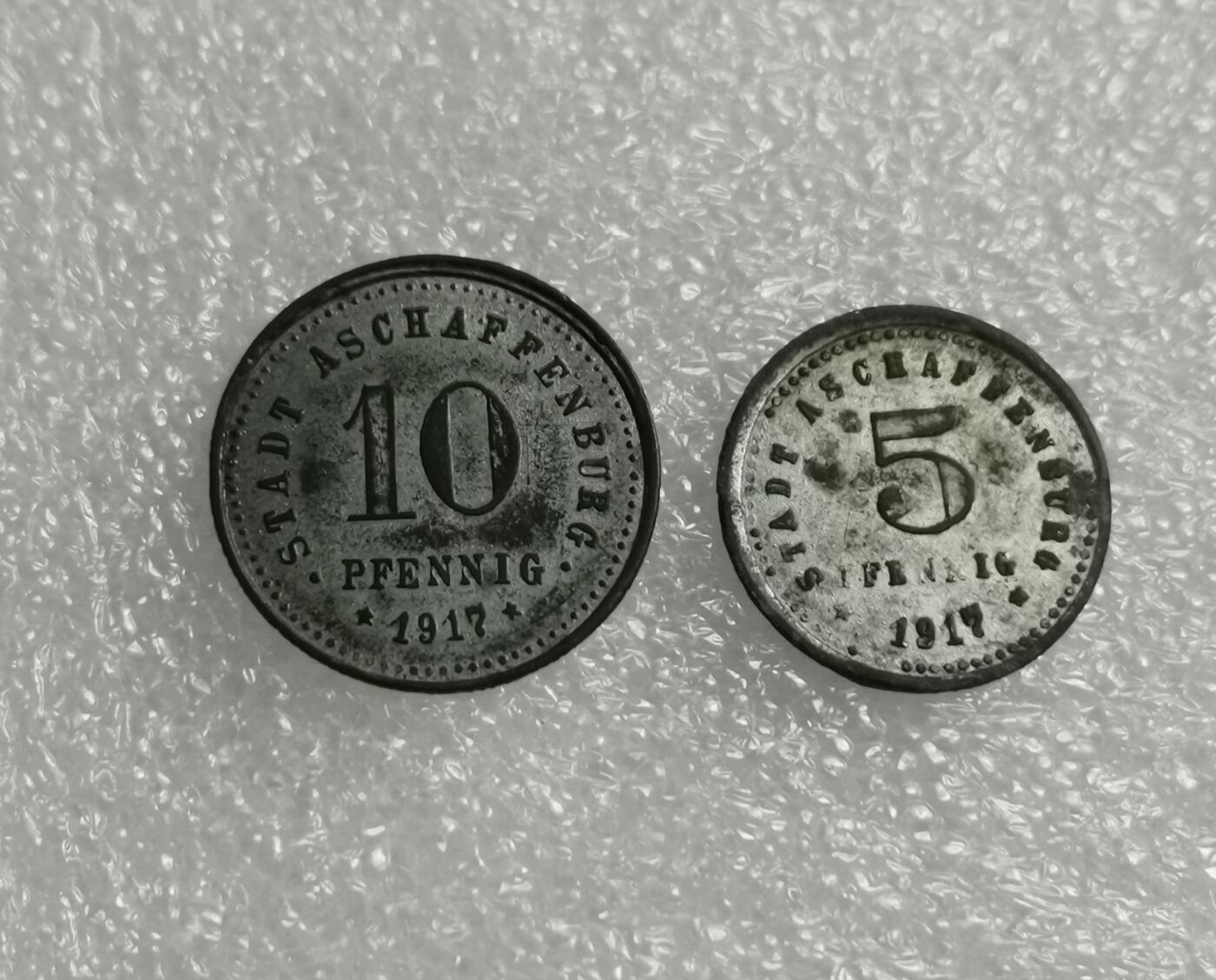 瓶子🏺第209期拍卖会 好品相  德国1917年阿莎芬堡临时状态币2枚  宗教主教图案