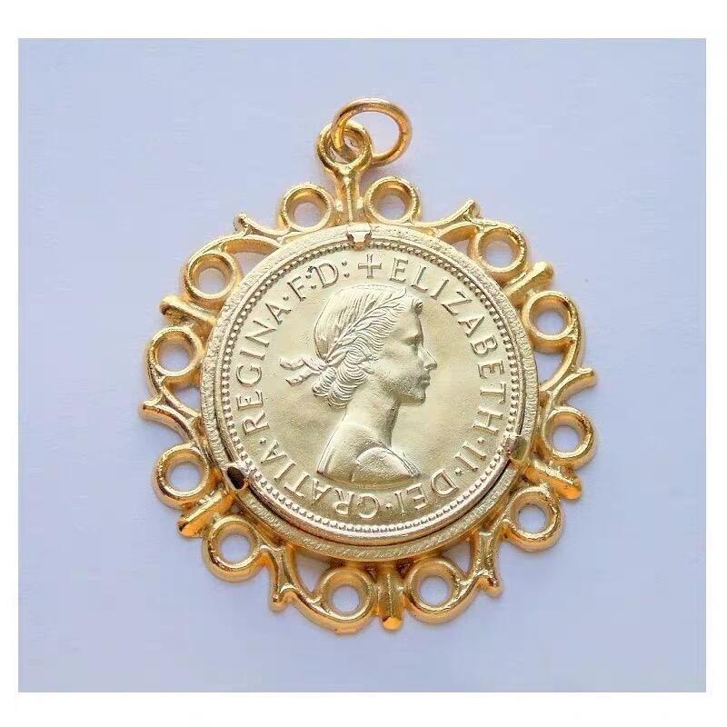 英国1967年 伊丽莎白镀金高浮雕精制币章吊坠 40MM