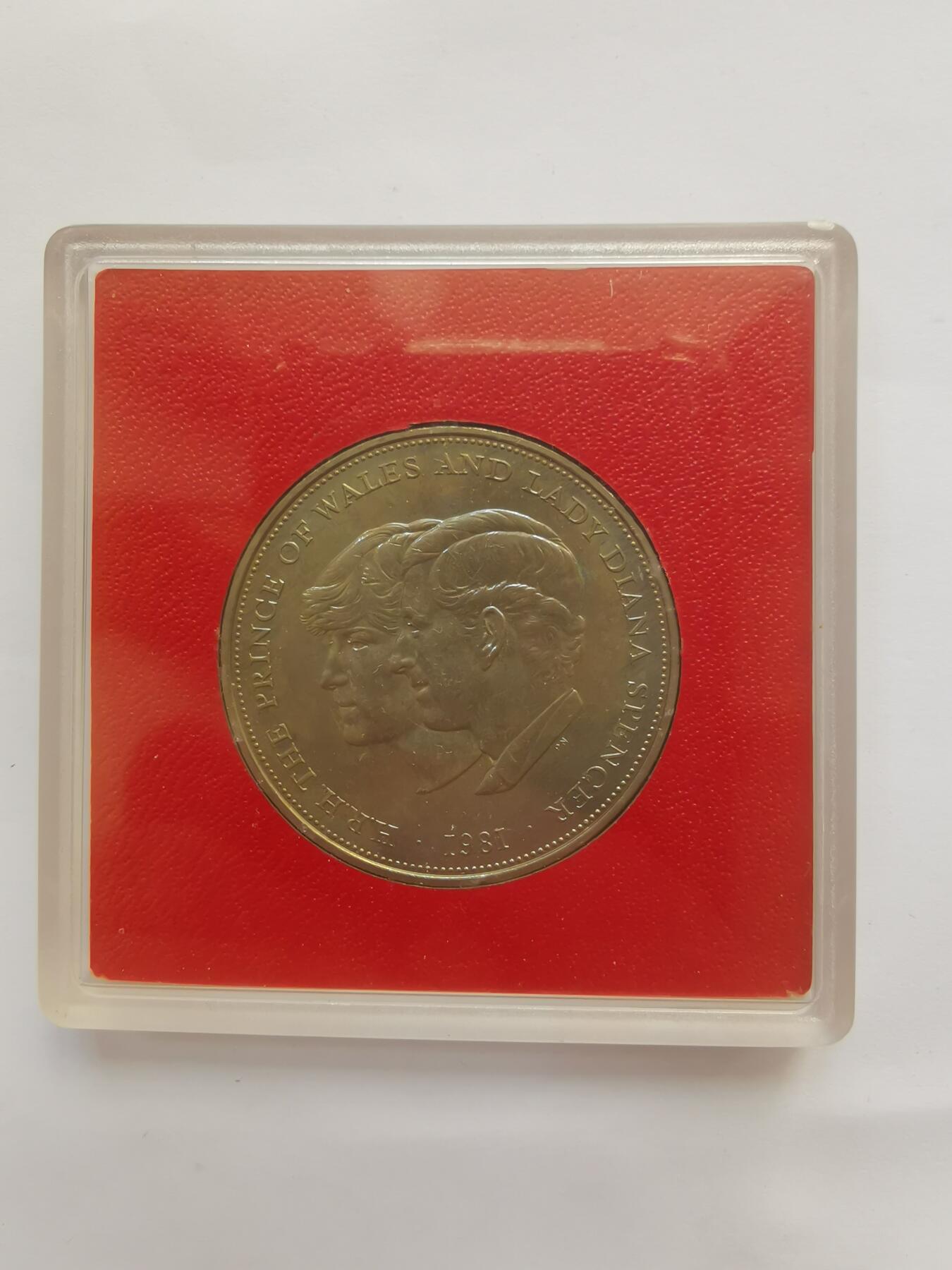 巨藏钱币首秀-古今中外钱币套装专场 英国1981年查尔斯和戴安娜金婚1克朗大镍币