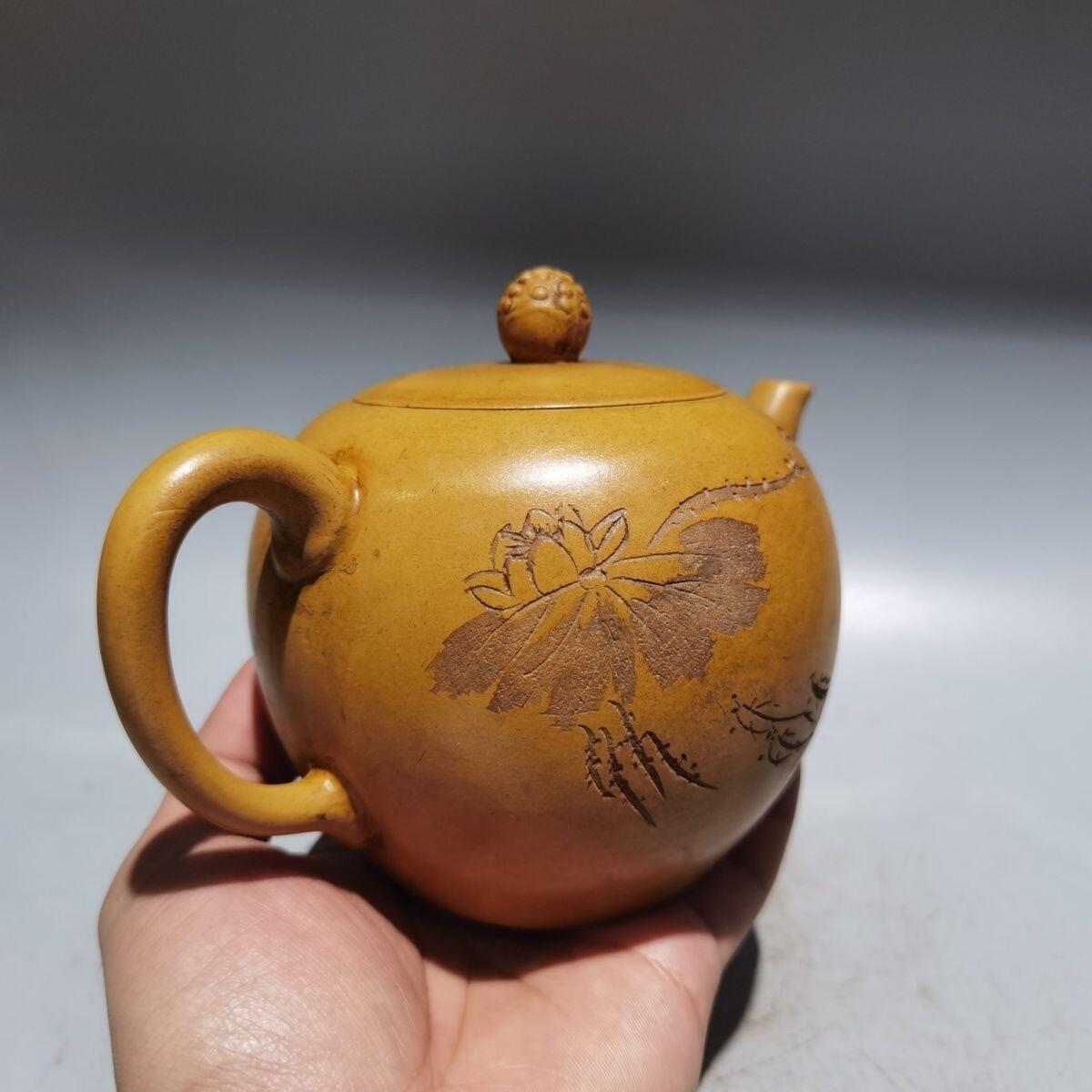  精品紫砂壶专场 周桂珍大师落款 浮雕悟道紫砂壶