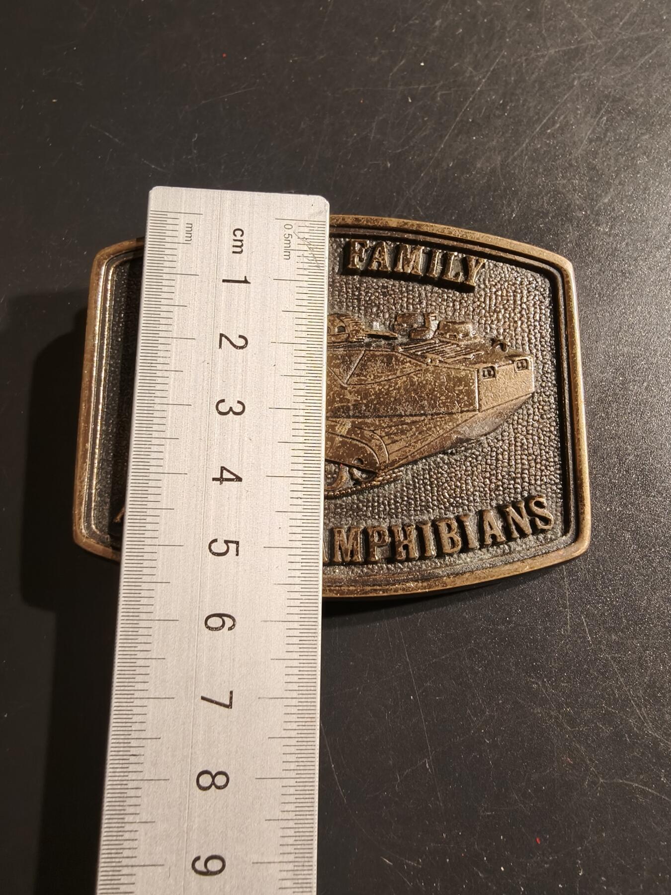 老王徽章第151期 美国LVT7AL两栖突击车成乘员腰带扣     尺寸80×55mm