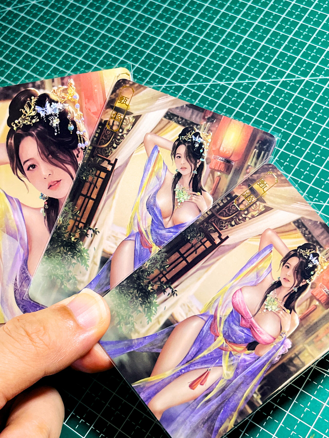 【关注参拍有赠卡】显眼宝33期  9.26日晚21:50结束 【全网限量限定编号】卡将卡牌 绝代芳华 甄宓 一套三张 彩闪 63*88 