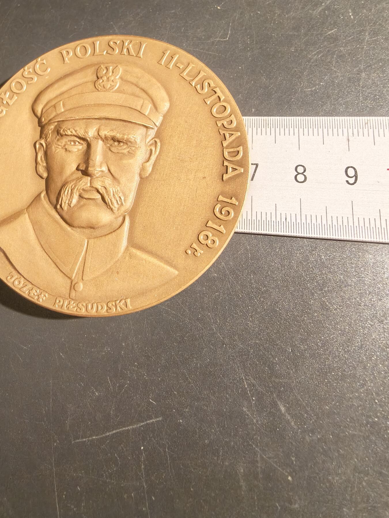 老王徽章第151期 约瑟夫·毕苏斯基领导波兰独立大铜章      直径69mm.   重量156.4g