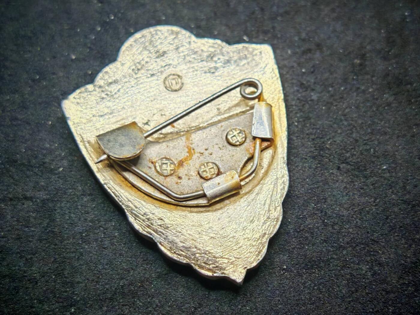 凯旋世界勋赏（第19期）（欢迎送拍）（对拍品有疑问请询问客服，不接受到手刀，出价默认拍品品相。请认真阅读拍卖规则！出价默认已认可！）（收到货请录制开箱视频，无视频概不处理问题。） 士官和士兵三等后期版本