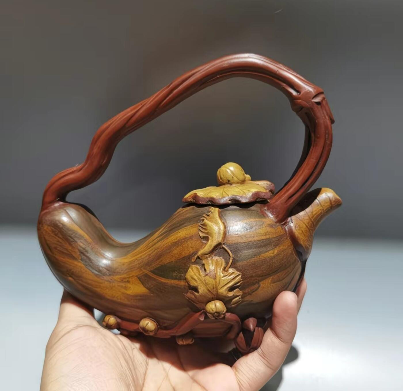  精品紫砂壶专场 汪寅仙大师落款 提梁福瓜紫砂壶