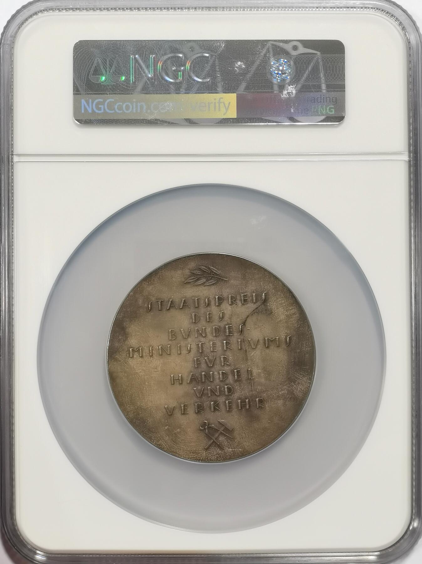 博洋堂“良辰美钰”中秋国庆双节精品专场暨第141期（全场包邮） NGC MS62 奥地利工业贸易部纪念巨大银章，60mm大银，连盒子298克，超高浮雕，硬派风格已经有德三的气息与品味了！唯一冠军分！